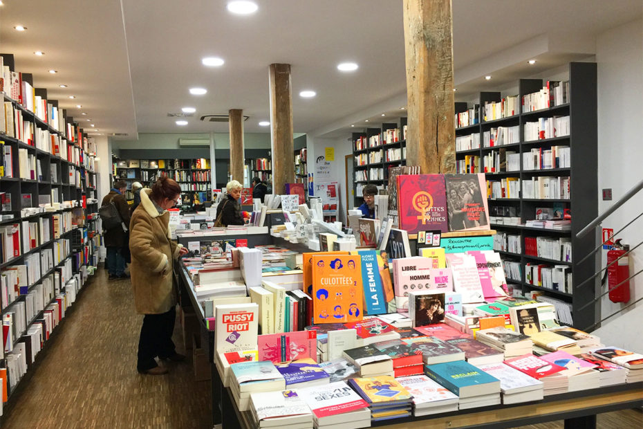 Office de livres dans une librairie