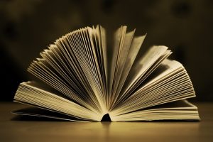 Photographie d'un livre ouvert