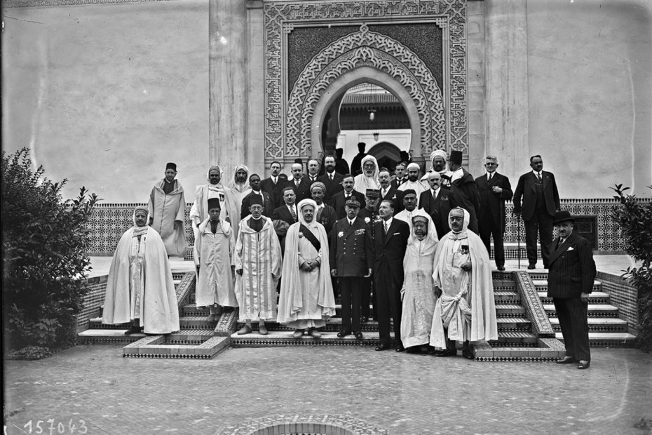 Les anciens combattants coloniaux à la mosquée, 1931