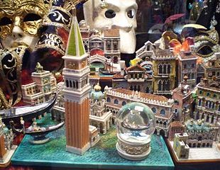 vitrine de cadeaux souvenirs