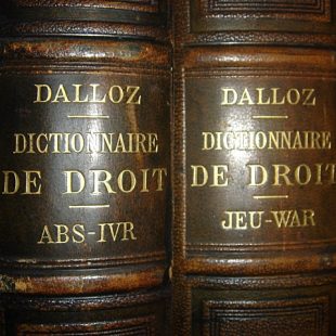 dos de livres de droit Dalloz