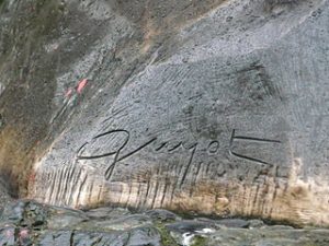 signature de Georges Guyot sur la statue L'Ours