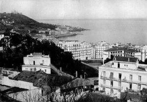 Vue d'Alger et du port en noir et blanc en 1921