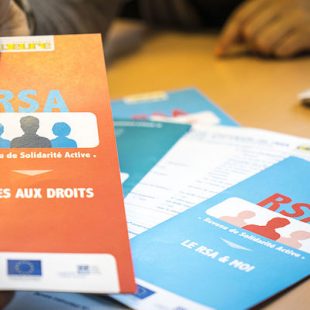 photographie d'une brochure sur le RSA
