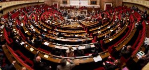 Photographie panoramique de l'hémicycle de l'Assemblée