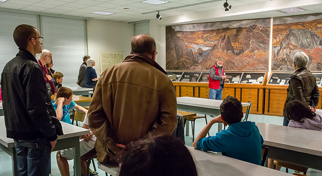 présentation de groupe au musée de géologie de Rennes