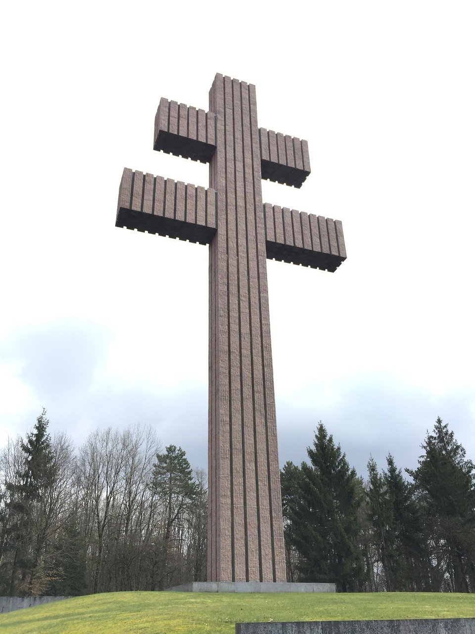 Symbole du gaullisme, la Croix de Lorraine