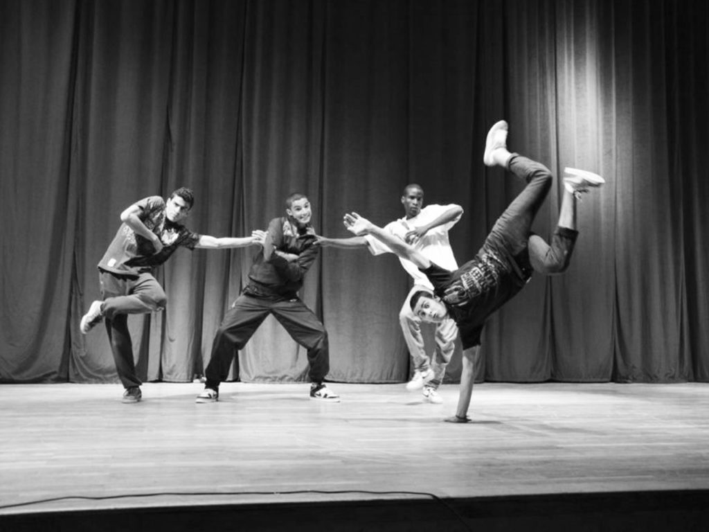 Jeunes danseurs de Laghouat Algerie