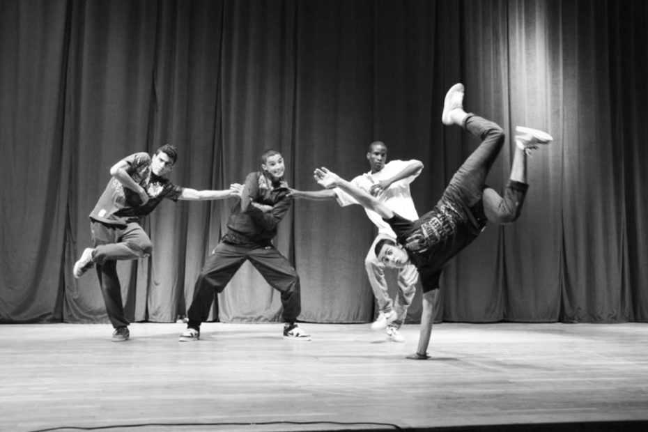 Jeunes danseurs de Laghouat Algerie