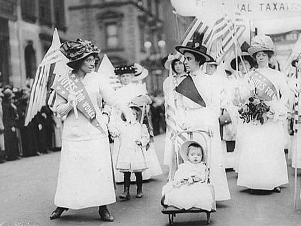 Photo de suffragettes à New York en 1912, sur Wikimedia Commons