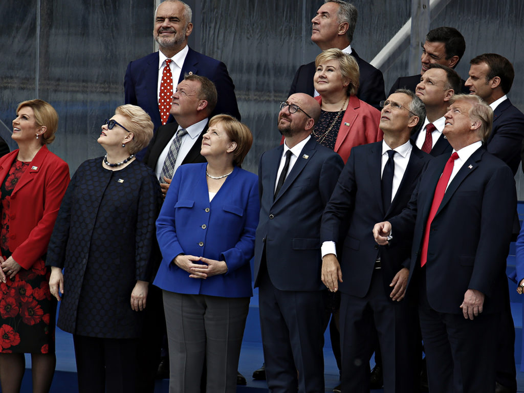 Les chefs de gouvernement lors de la cérémonie d'ouverture du sommet de l'OTAN le 11 juillet2018
