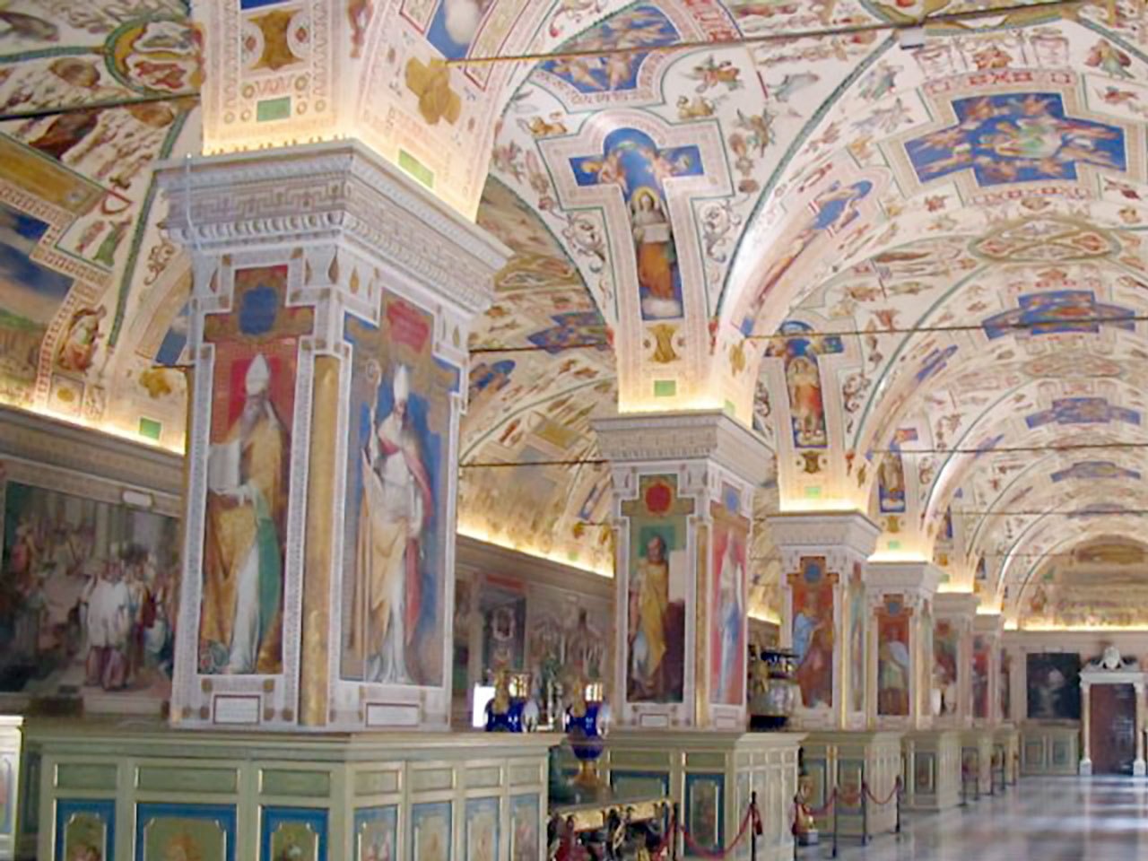 Vaticane Qu'y a-t-il dans les caves du Vatican ? Pourquoi tant de mystères ...