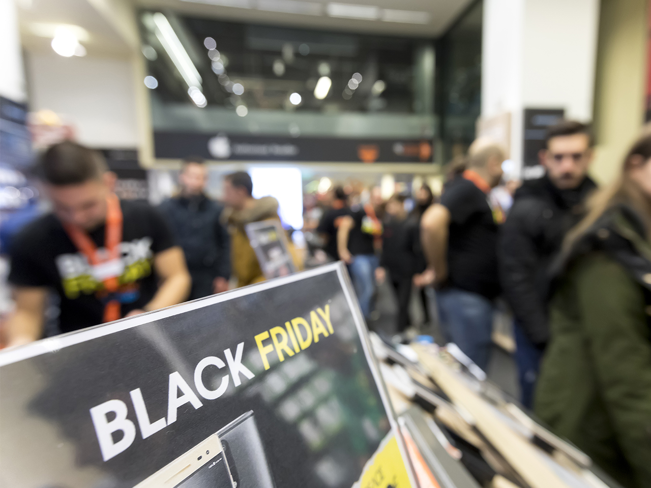 Affluence dans un magasin pendant le "Black friday'