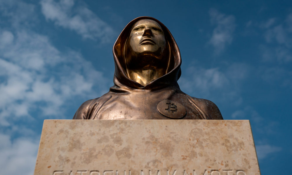 Buste en bronze de Satoshi Nakamoto à Budapest