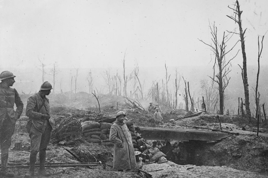 Soldats dans les tranchées pendant la guerre 14-18