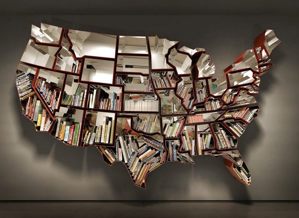 bibliothèque ayant la forme de la carte des Etats-Unis