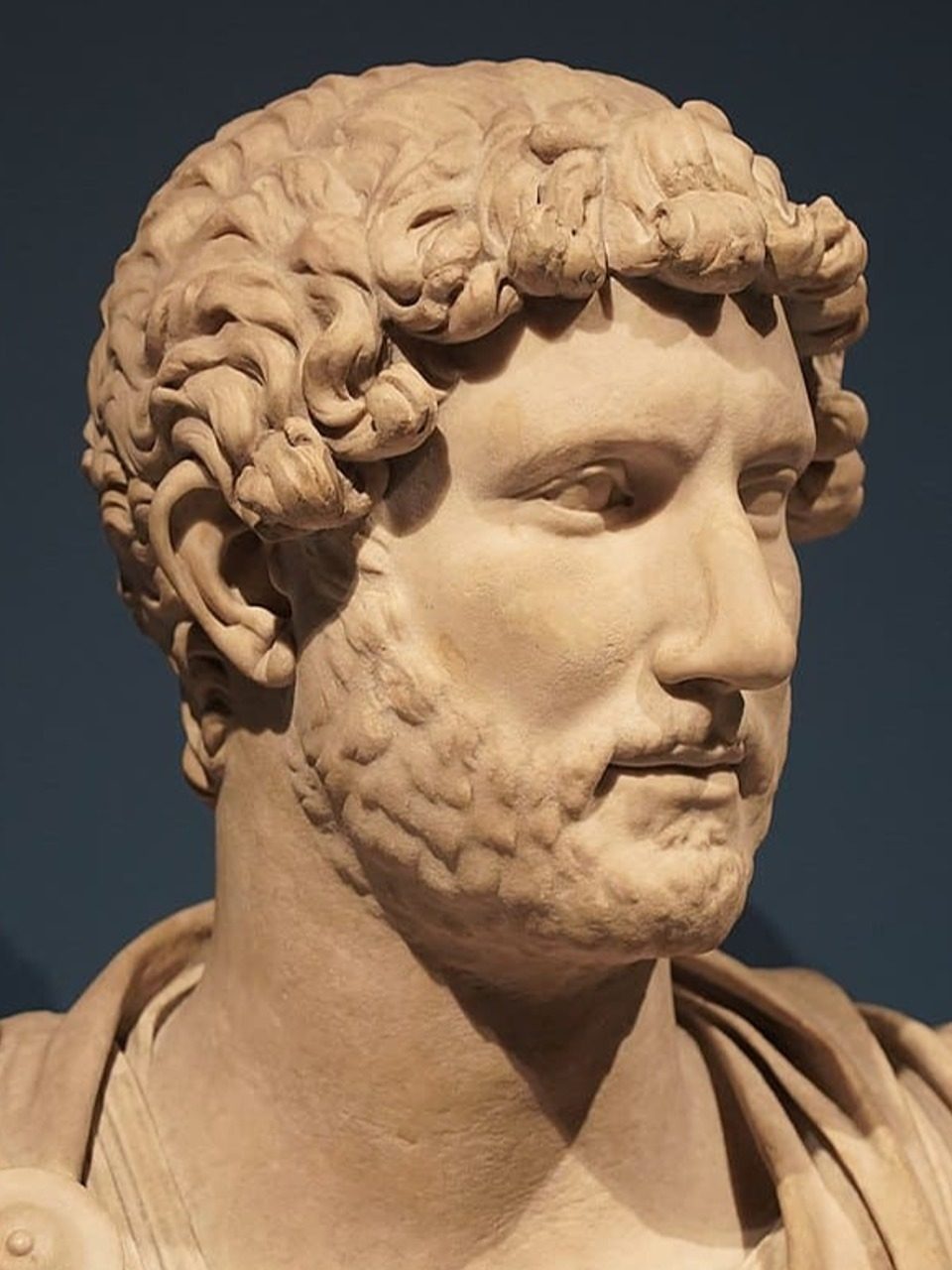 Buste sculpté de l'empereur Hadrien de Tivoli