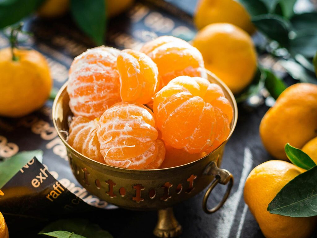Gros plan de Bol de mandarines