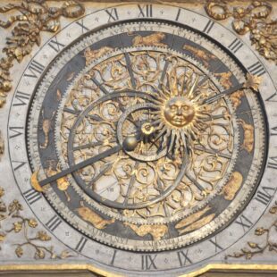 Cadran de l'horloge astronomique de Saint-Jean à Lyon