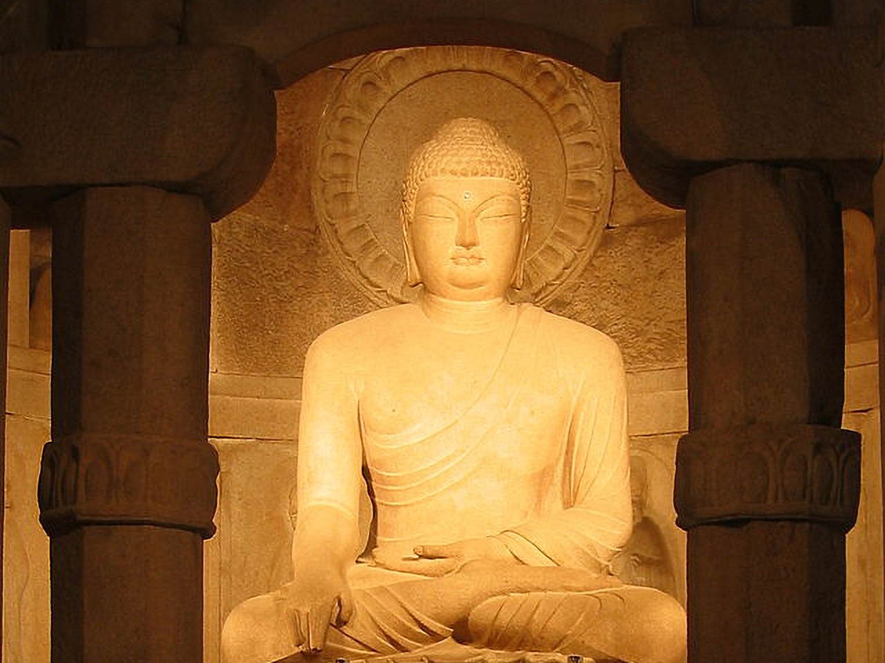 Bouddha dans Grotte de Seokguram