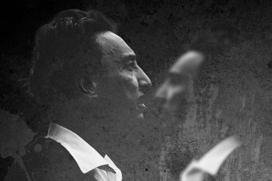 Profil gauche noir et blanc de Romain Gary au premier plan et profil droit lui ressemblant en arrière-plan flou. Les deux profils se font face.